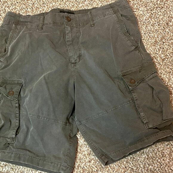 ~~Lot Of 2 Pairs Men's CARGO Shorts Waist 38": AMERICAN EAGLE & SONOMA - Picture 4 of 8